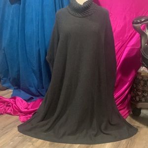 RW&CO overaized sleeveless cotton/wool blend poncho. Size XS. Slits on side